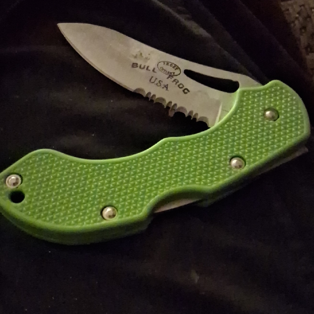 Green Folding Knife MAKE AN OFFER